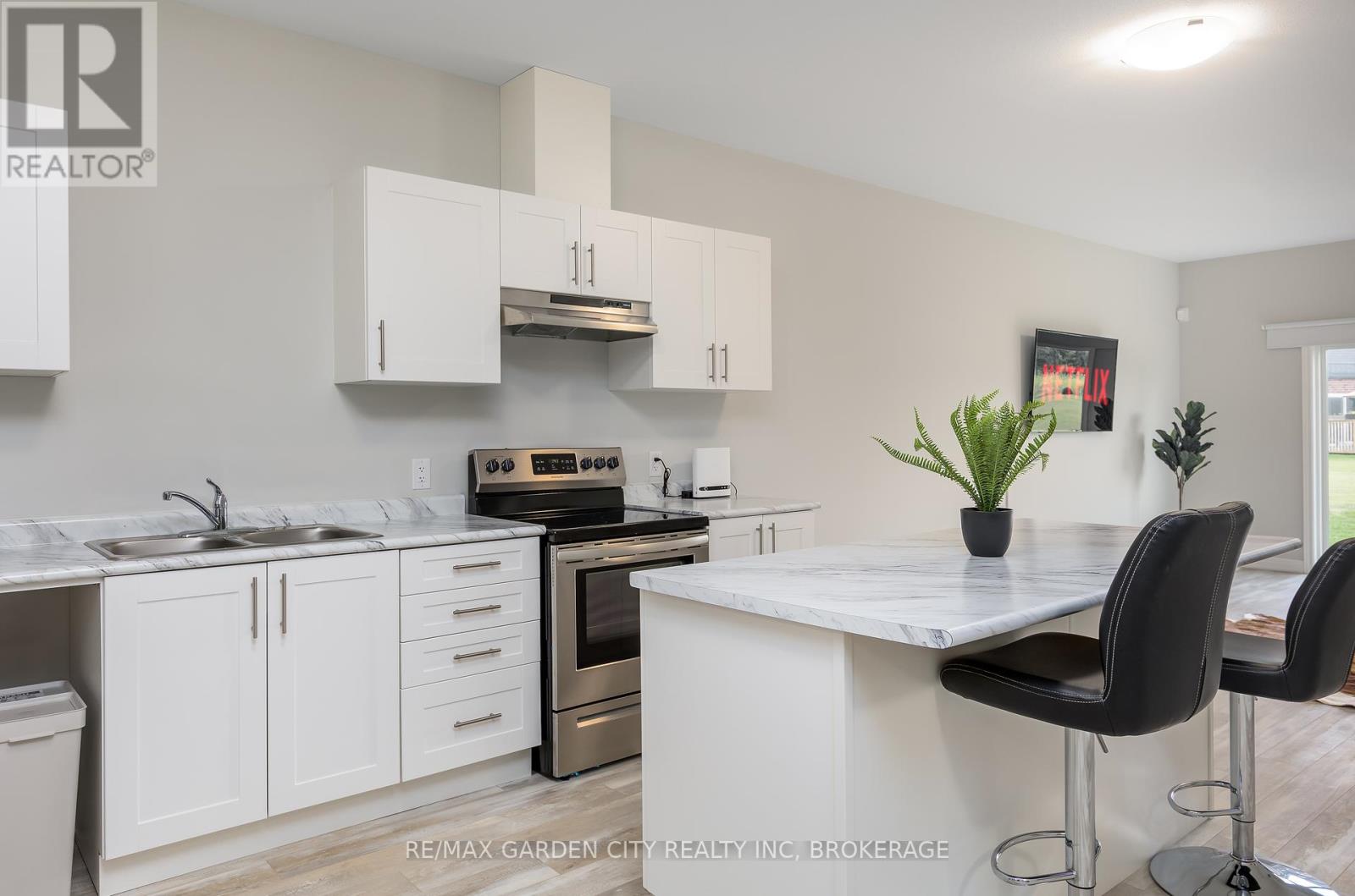 34 Bounty Avenue, Thorold (560 - Rolling Meadows), Ontario  L2V 0H3 - Photo 8 - X11983833
