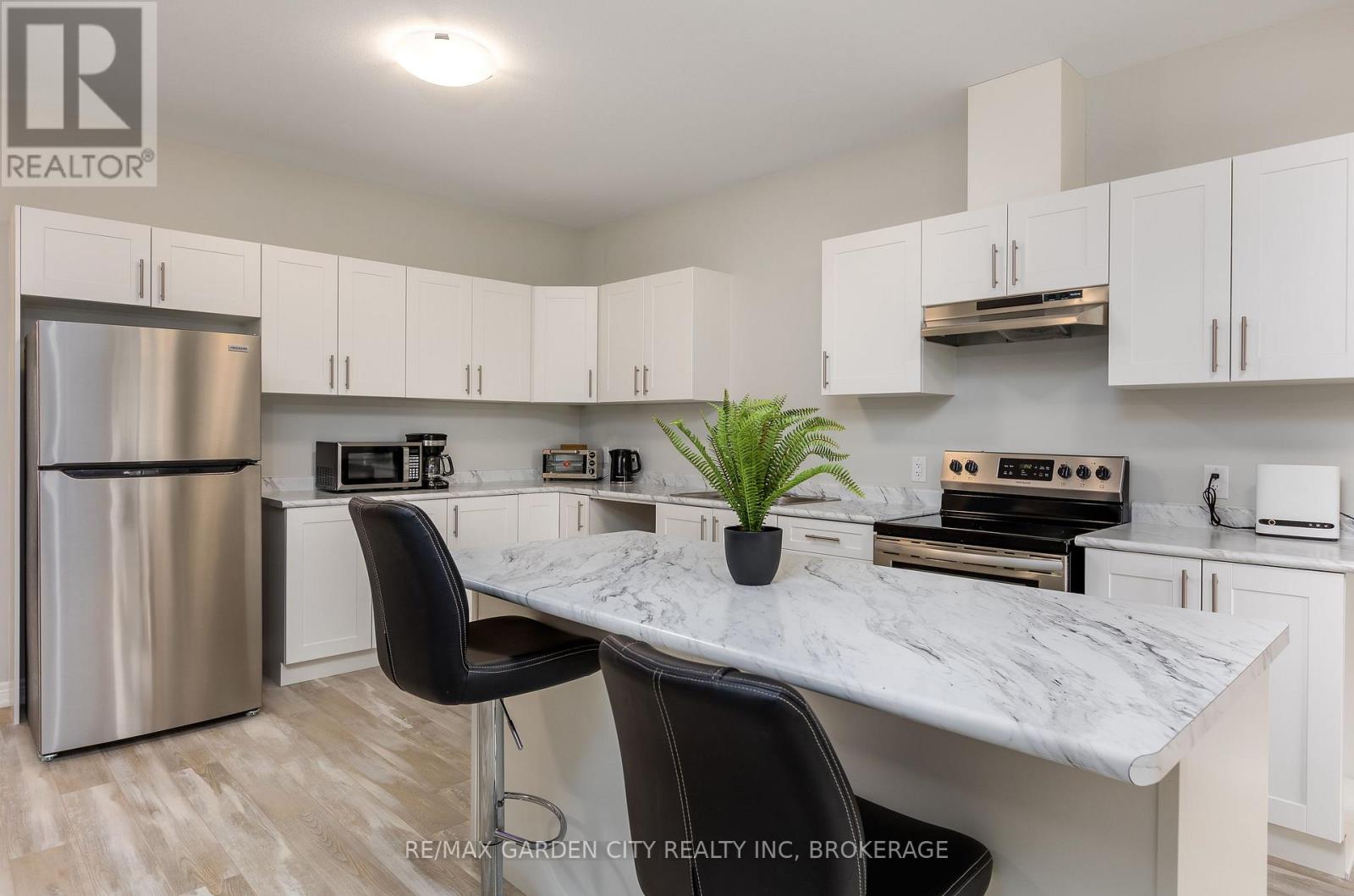 34 Bounty Avenue, Thorold (560 - Rolling Meadows), Ontario  L2V 0H3 - Photo 9 - X11983833