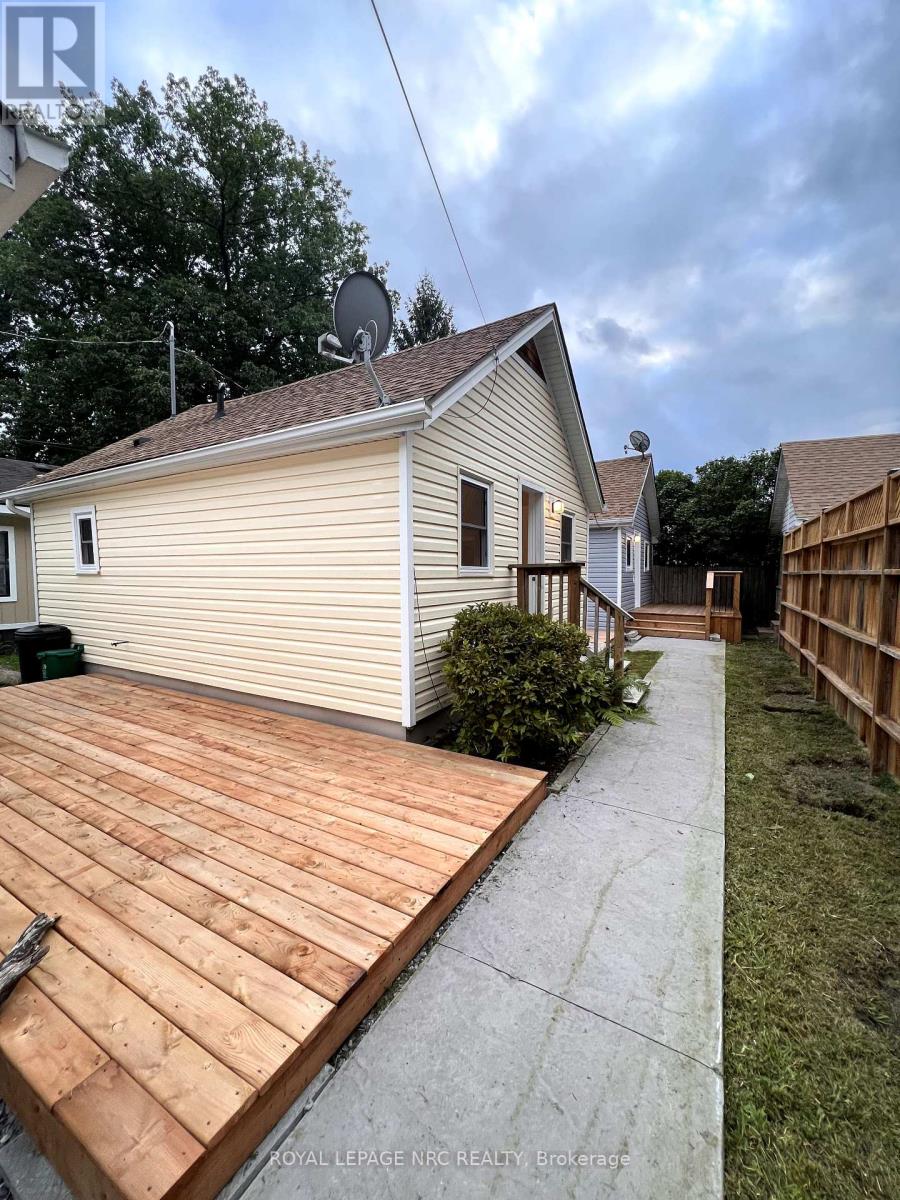 387 Elmwood Avenue, Fort Erie (Crystal Beach), Ontario  L0S 1B0 - Photo 5 - X11988507
