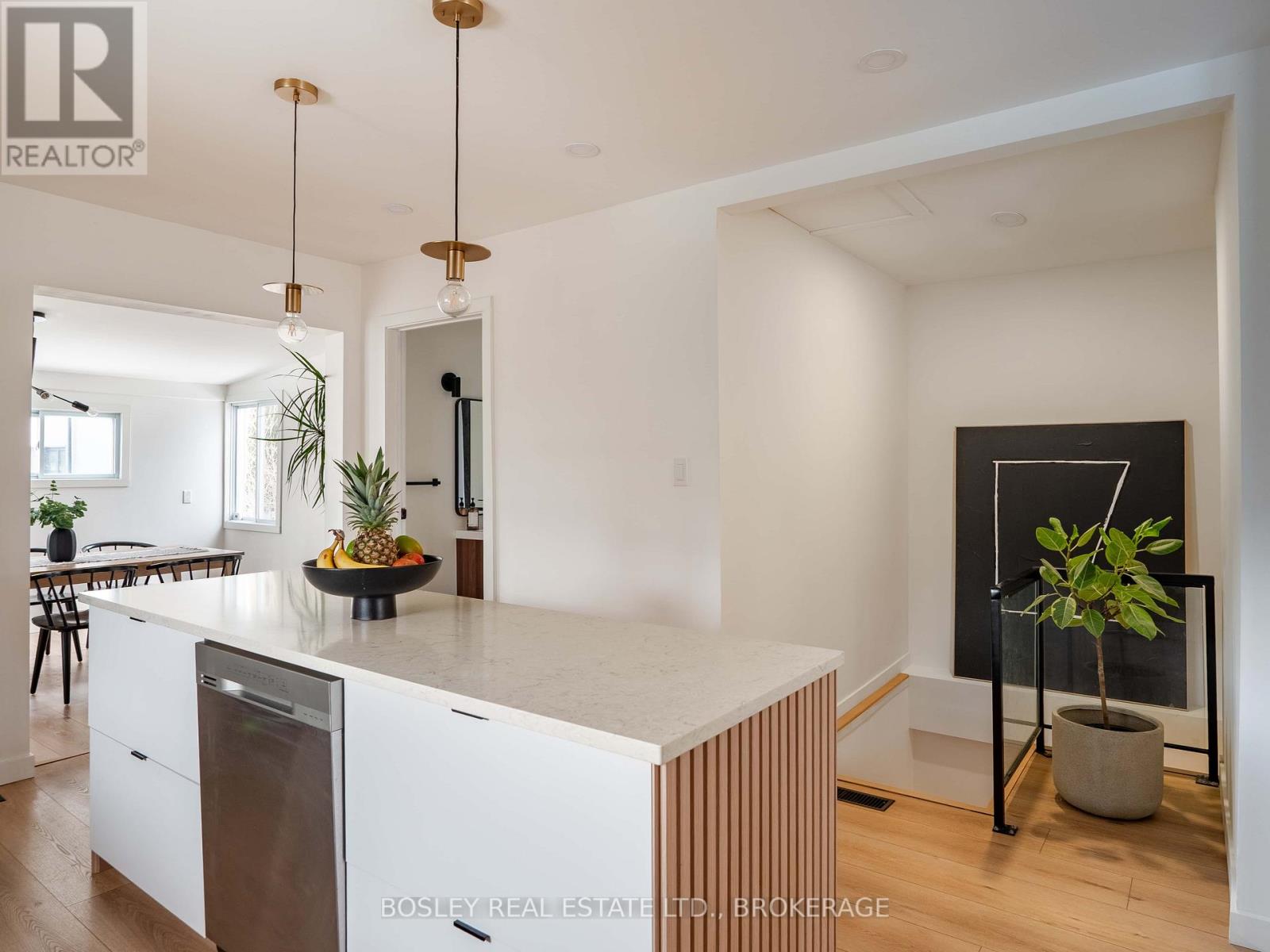 9 Shelley Avenue, St. Catharines (438 - Port Dalhousie), Ontario  L2N 5L4 - Photo 8 - X11990640
