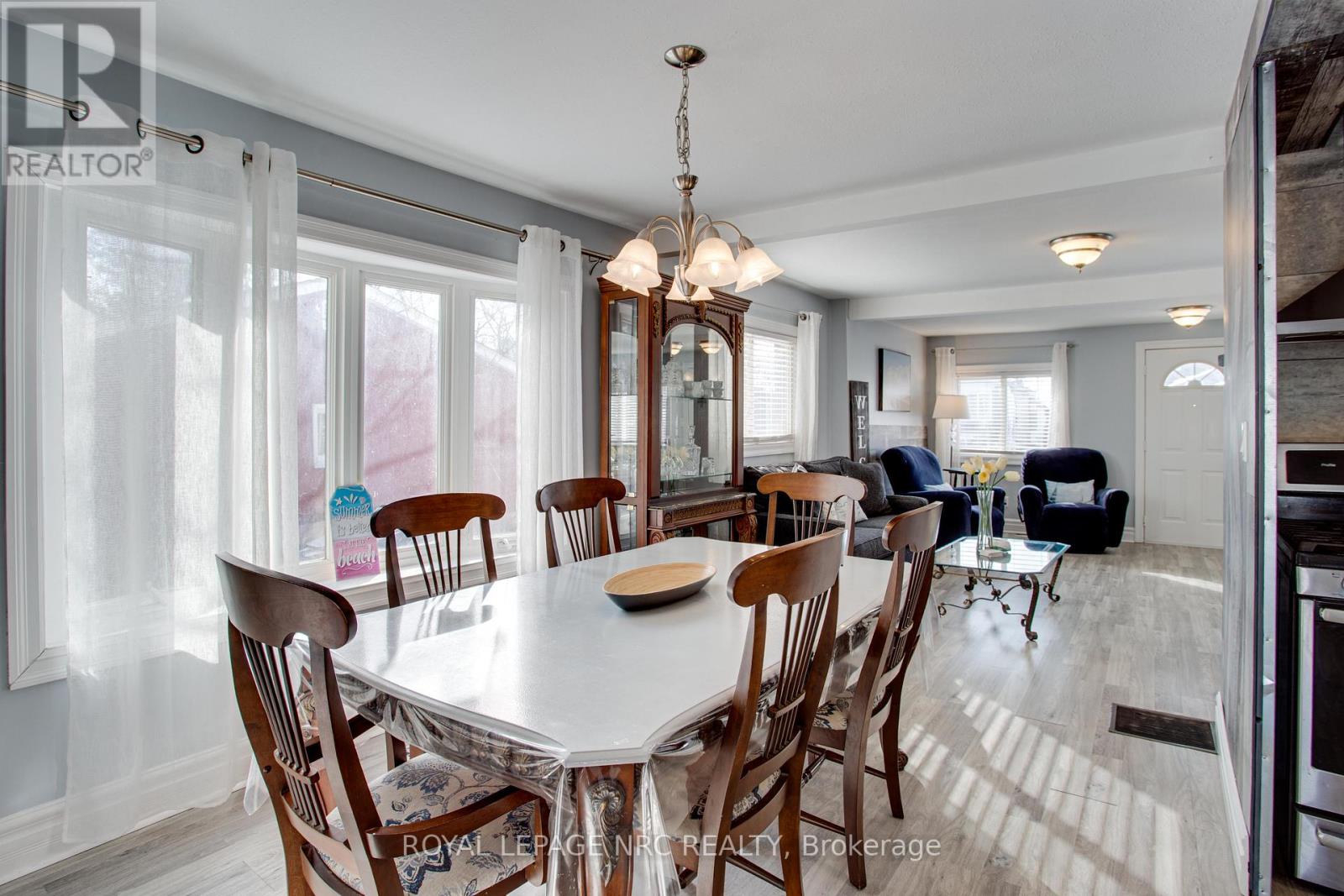 3776 Fairfield Avenue, Fort Erie (337 - Crystal Beach), Ontario  L0S 1B0 - Photo 11 - X11992684