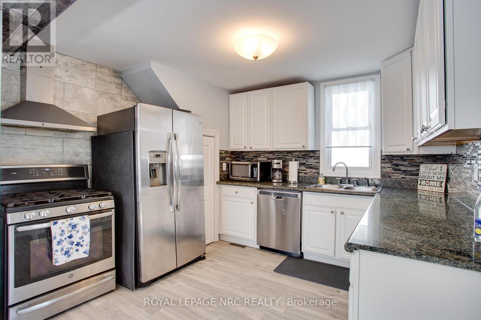 3776 Fairfield Avenue, Fort Erie (337 - Crystal Beach), Ontario  L0S 1B0 - Photo 17 - X11992684