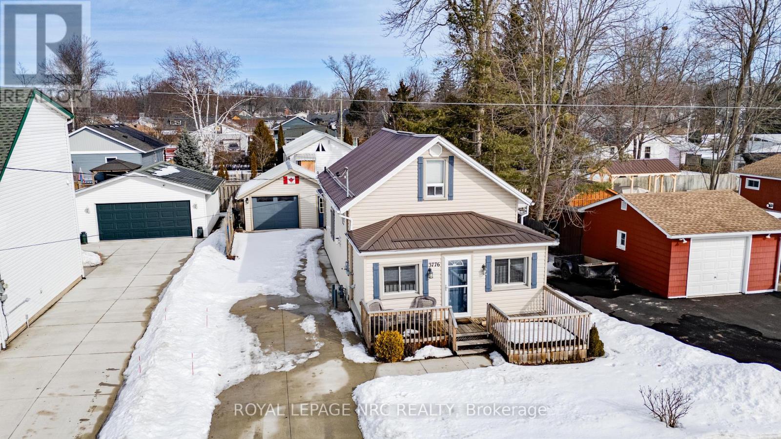 3776 Fairfield Avenue, Fort Erie (337 - Crystal Beach), Ontario  L0S 1B0 - Photo 3 - X11992684