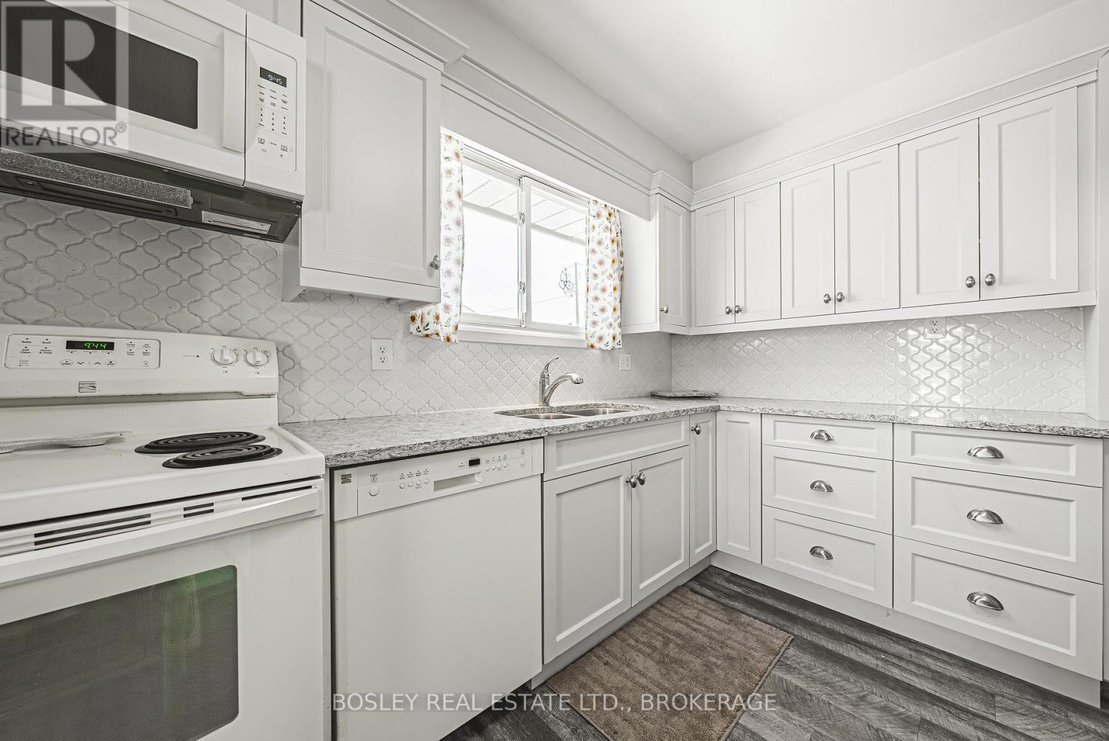 3144 Rapelje Street, Niagara Falls (Chippawa), Ontario  L2G 7B8 - Photo 12 - X11996232