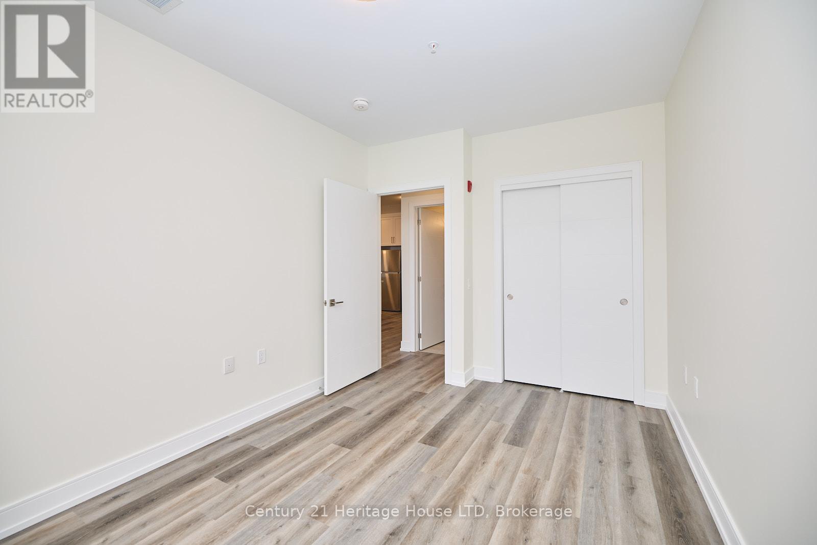 203 - 300b Fourth Avenue, St. Catharines (459 - Ridley), Ontario  L2S 0E6 - Photo 13 - X11999566