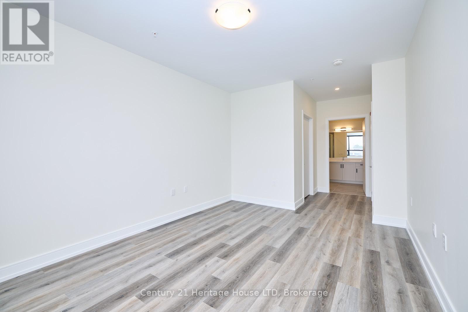 203 - 300b Fourth Avenue, St. Catharines (459 - Ridley), Ontario  L2S 0E6 - Photo 15 - X11999566
