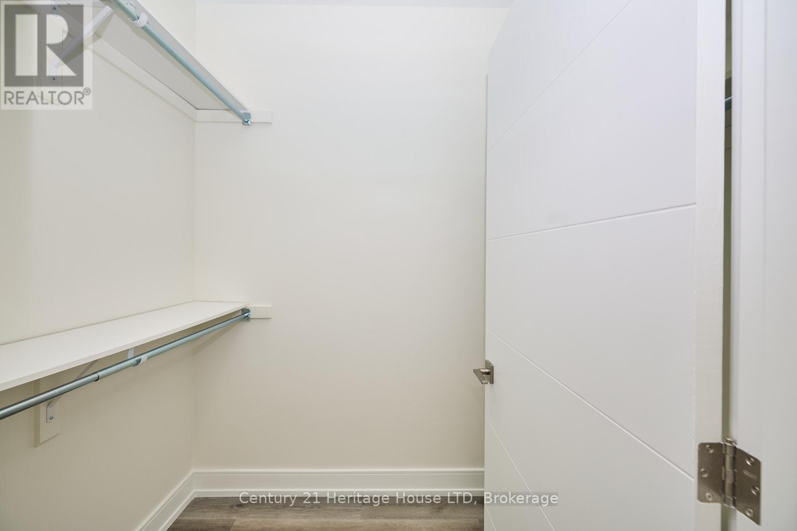 203 - 300b Fourth Avenue, St. Catharines (459 - Ridley), Ontario  L2S 0E6 - Photo 16 - X11999566