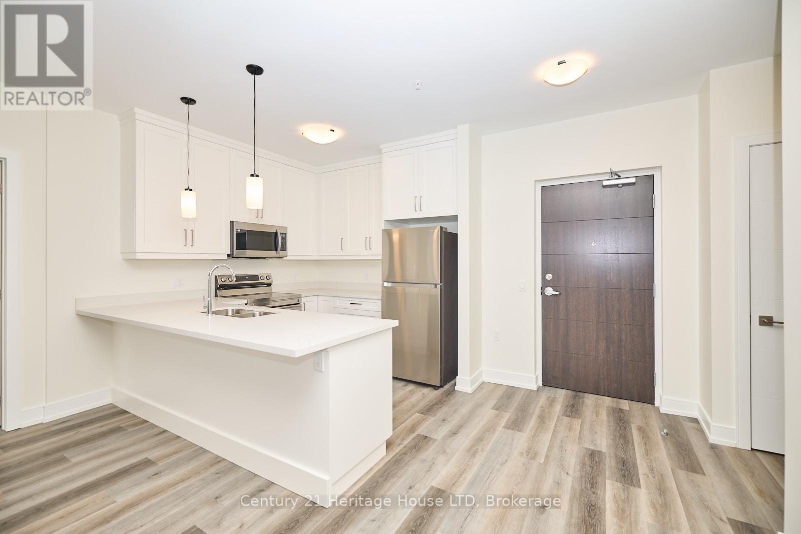 203 - 300b Fourth Avenue, St. Catharines (459 - Ridley), Ontario  L2S 0E6 - Photo 8 - X11999566