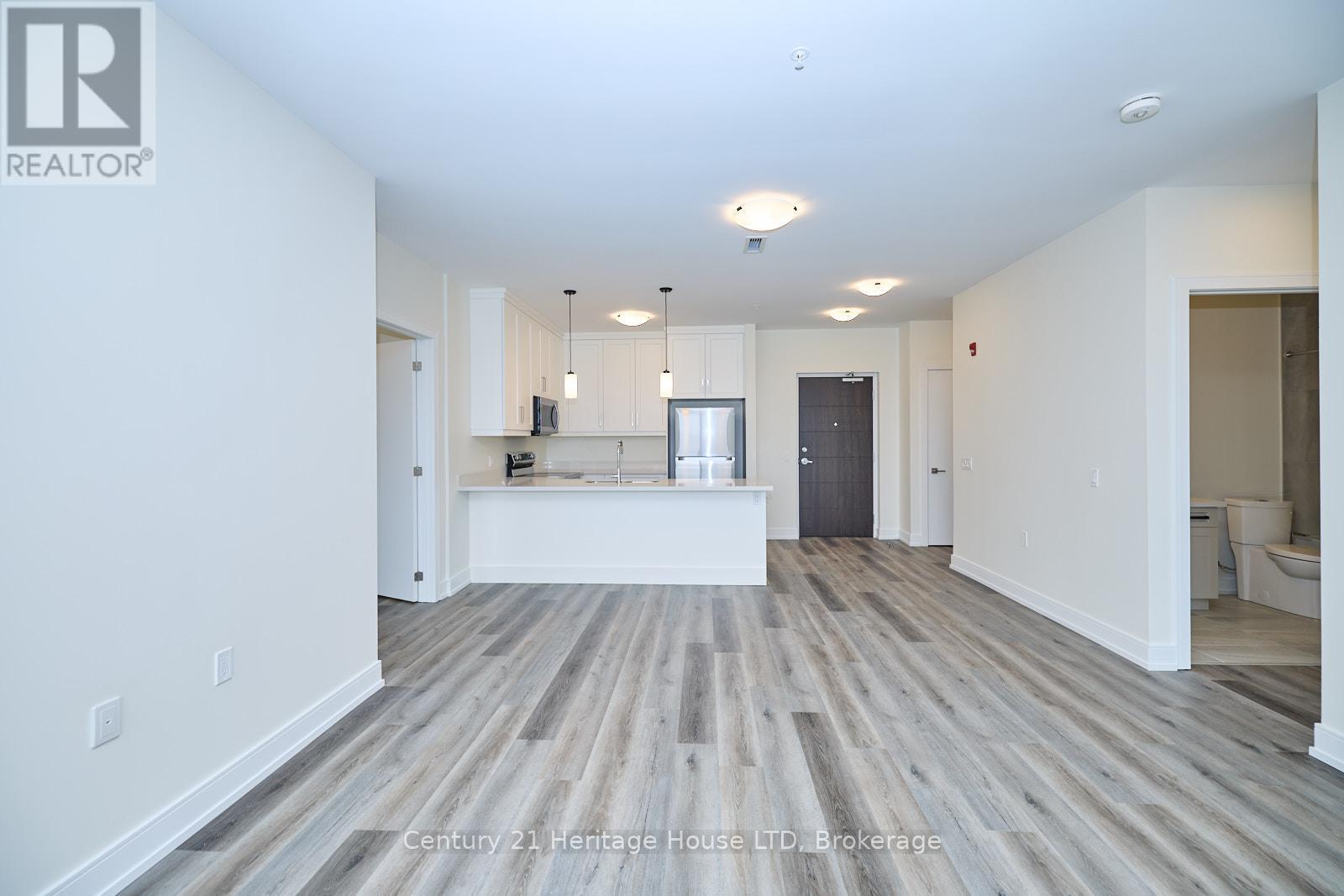 203 - 300b Fourth Avenue, St. Catharines (459 - Ridley), Ontario  L2S 0E6 - Photo 9 - X11999566