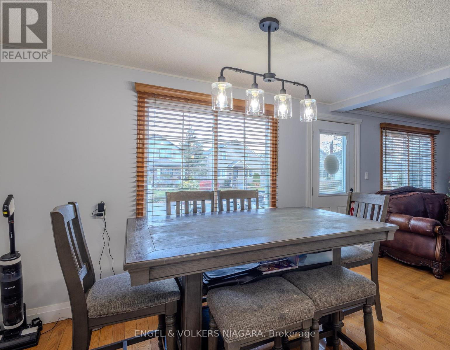 38 Lyons Avenue, Welland (773 - Lincoln/crowland), Ontario  L3B 1L7 - Photo 6 - X11999722
