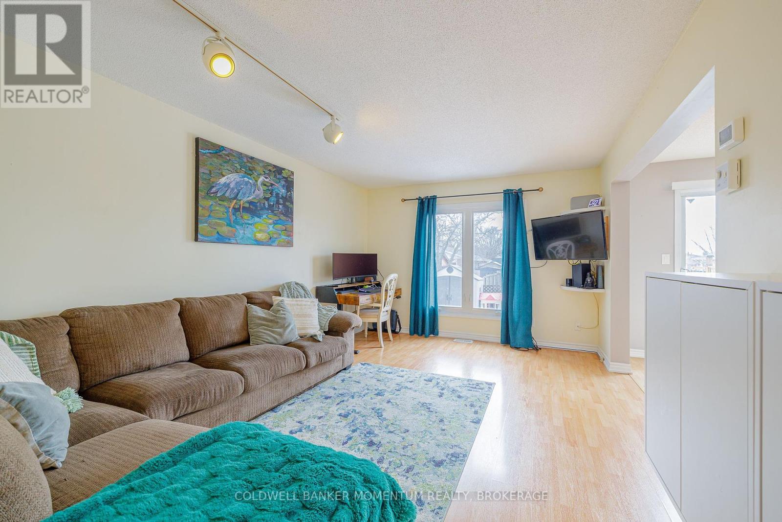 6 Rannie Court, Thorold (558 - Confederation Heights), Ontario  L2V 4X2 - Photo 5 - X12000094