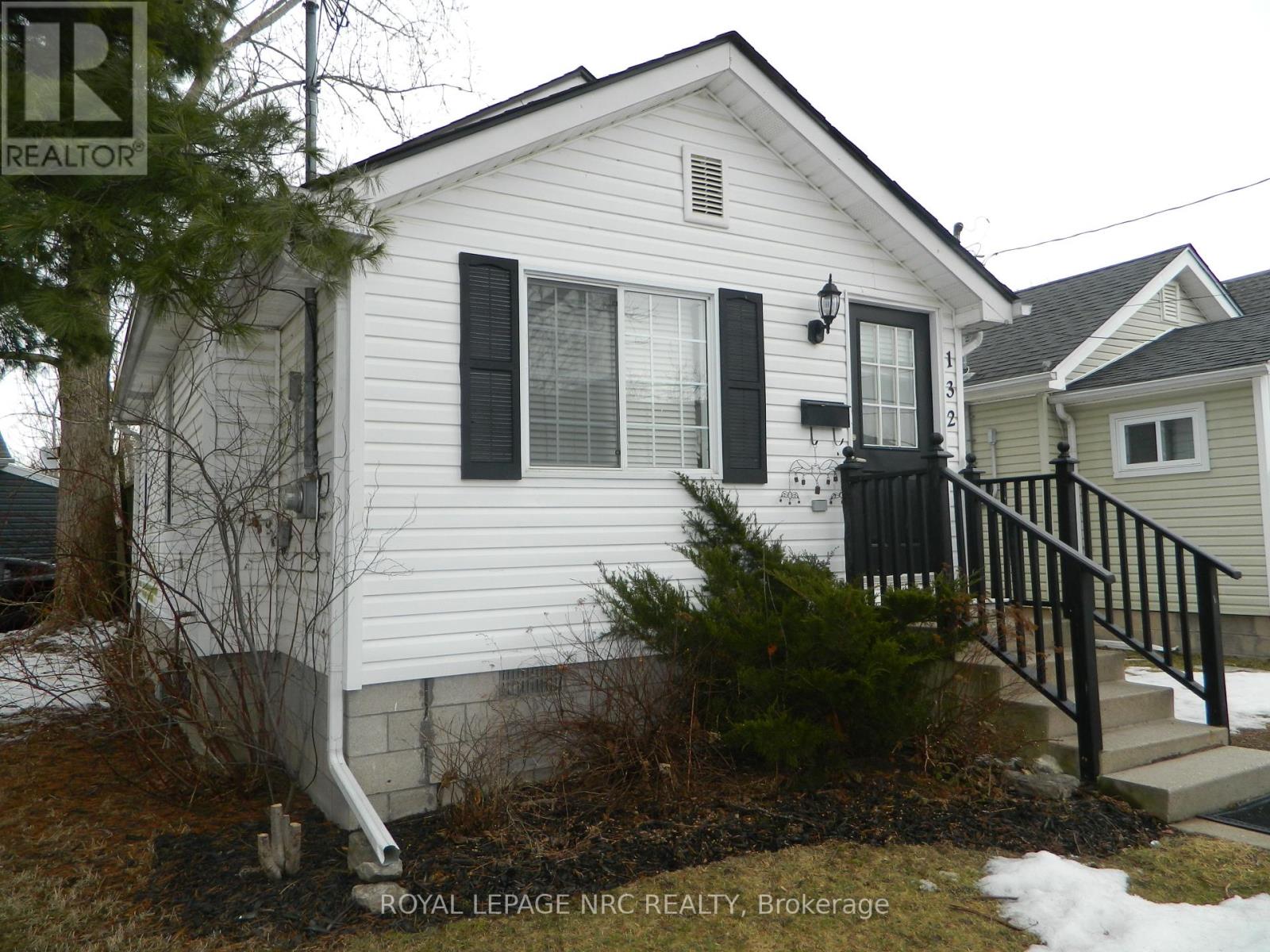 132 Albert Street, Fort Erie (333 - Lakeshore), Ontario  L2A 5L4 - Photo 2 - X12000290