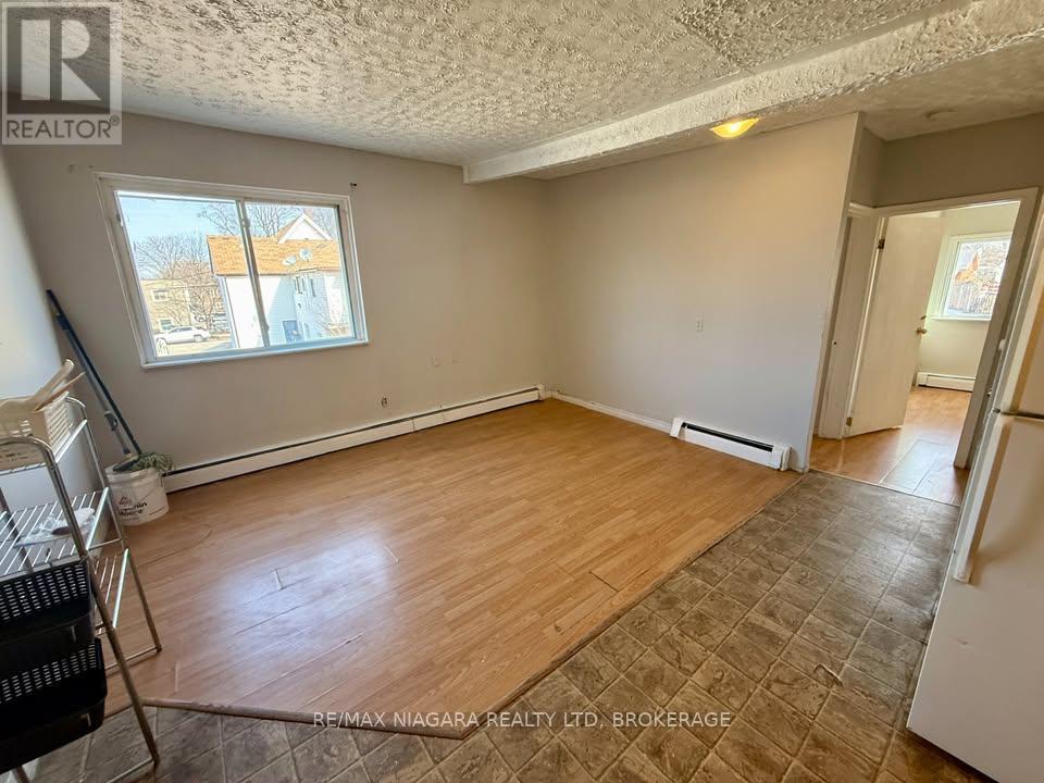 6 - 76 Albert Street, St. Catharines (451 - Downtown), Ontario  L2R 2H1 - Photo 10 - X12002262