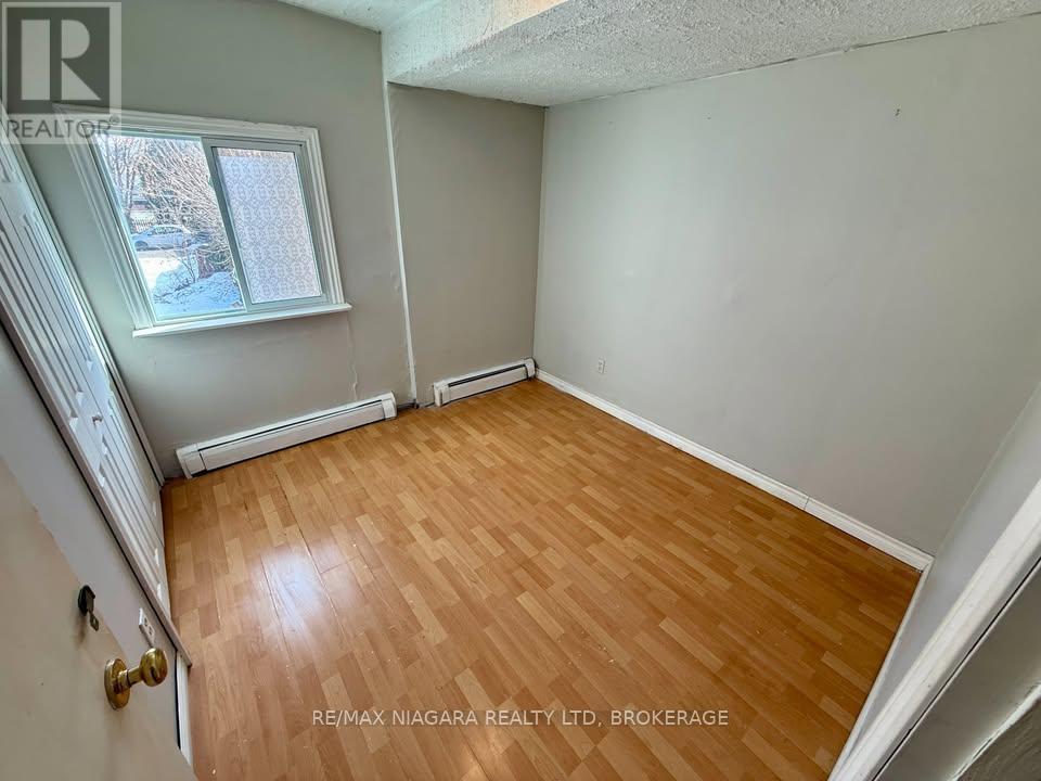 6 - 76 Albert Street, St. Catharines (451 - Downtown), Ontario  L2R 2H1 - Photo 3 - X12002262
