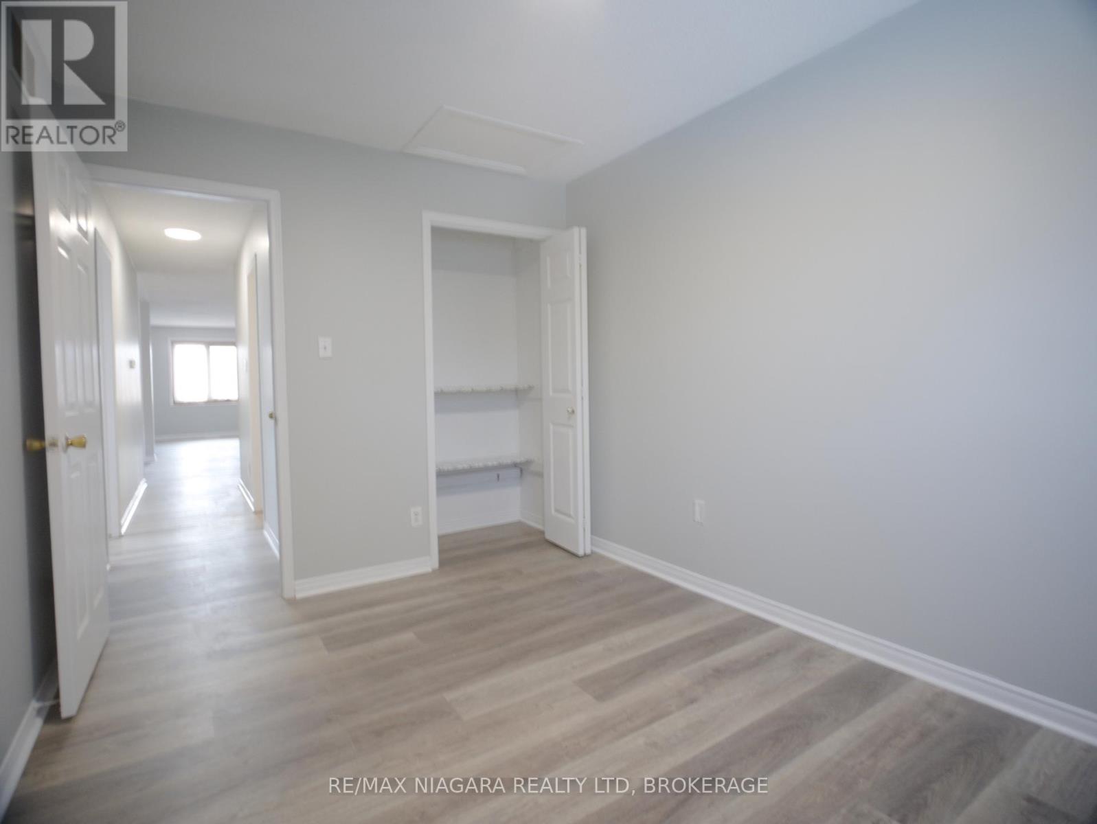 8 Briarsdale Crescent, Welland, Ontario  L3C 6R8 - Photo 12 - X12002458