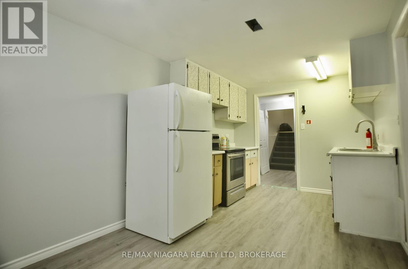 8 Briarsdale Crescent, Welland, Ontario  L3C 6R8 - Photo 20 - X12002458
