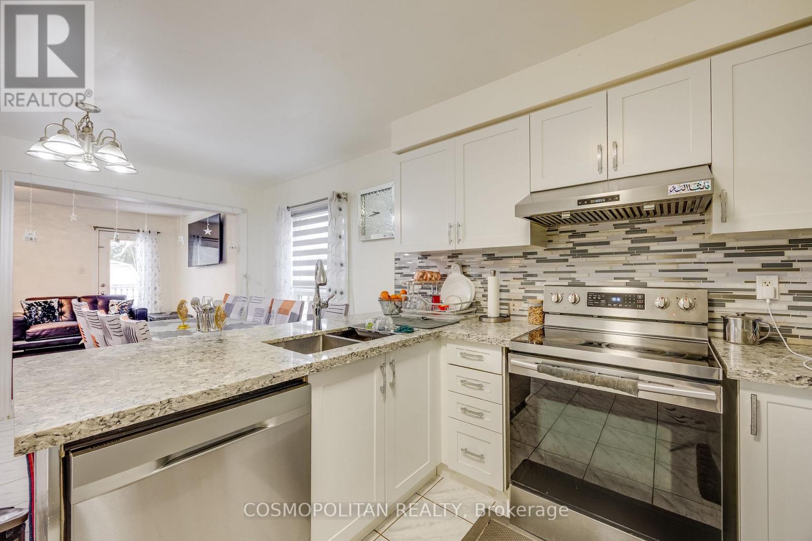 53 Longfellow Avenue, St. Catharines (452 - Haig), Ontario  L2R 6N8 - Photo 10 - X12003001