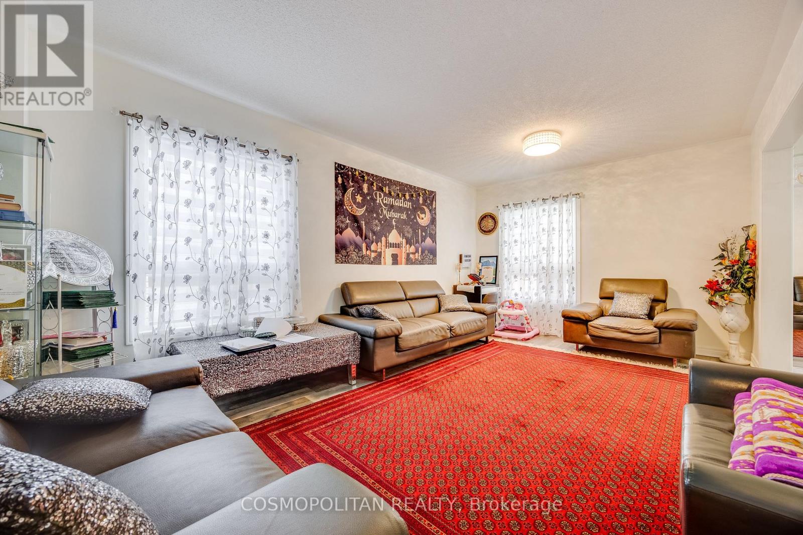 53 Longfellow Avenue, St. Catharines (452 - Haig), Ontario  L2R 6N8 - Photo 2 - X12003001