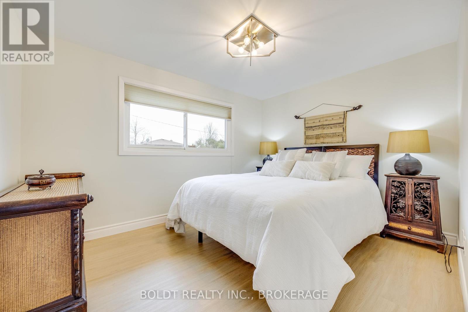 8143 Sarah Street, Niagara Falls (223 - Chippawa), Ontario  L2G 6T9 - Photo 21 - X12006576