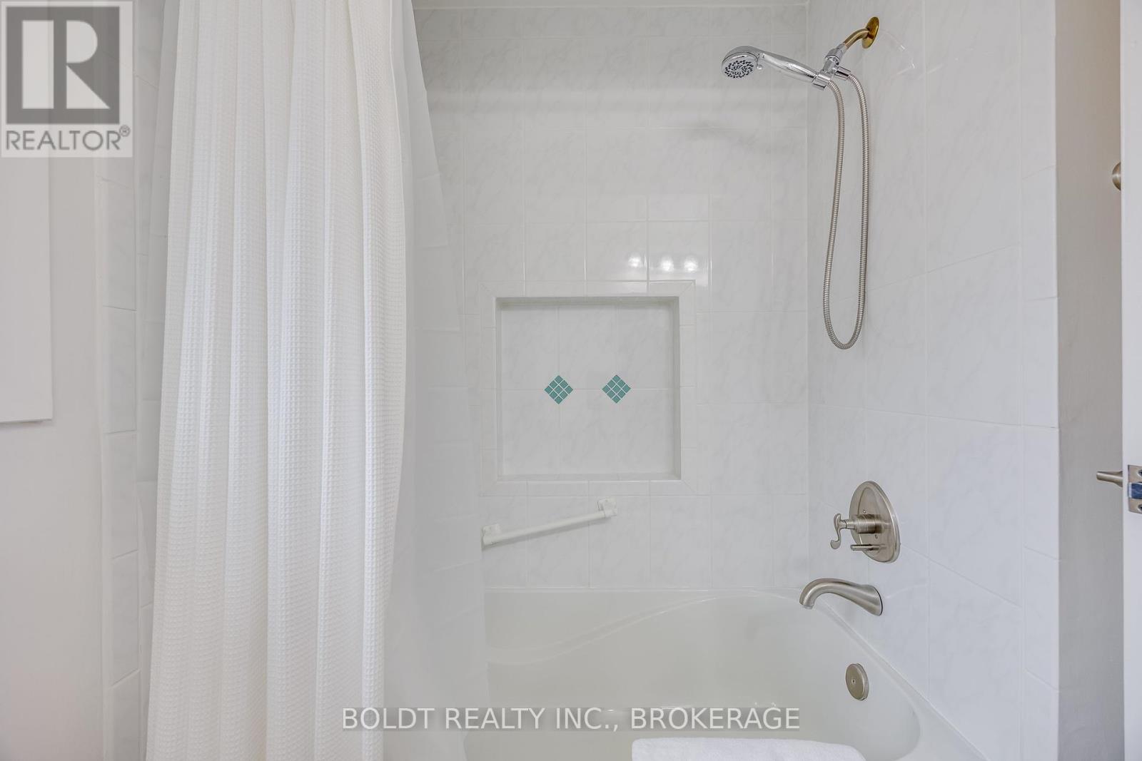 8143 Sarah Street, Niagara Falls (223 - Chippawa), Ontario  L2G 6T9 - Photo 28 - X12006576