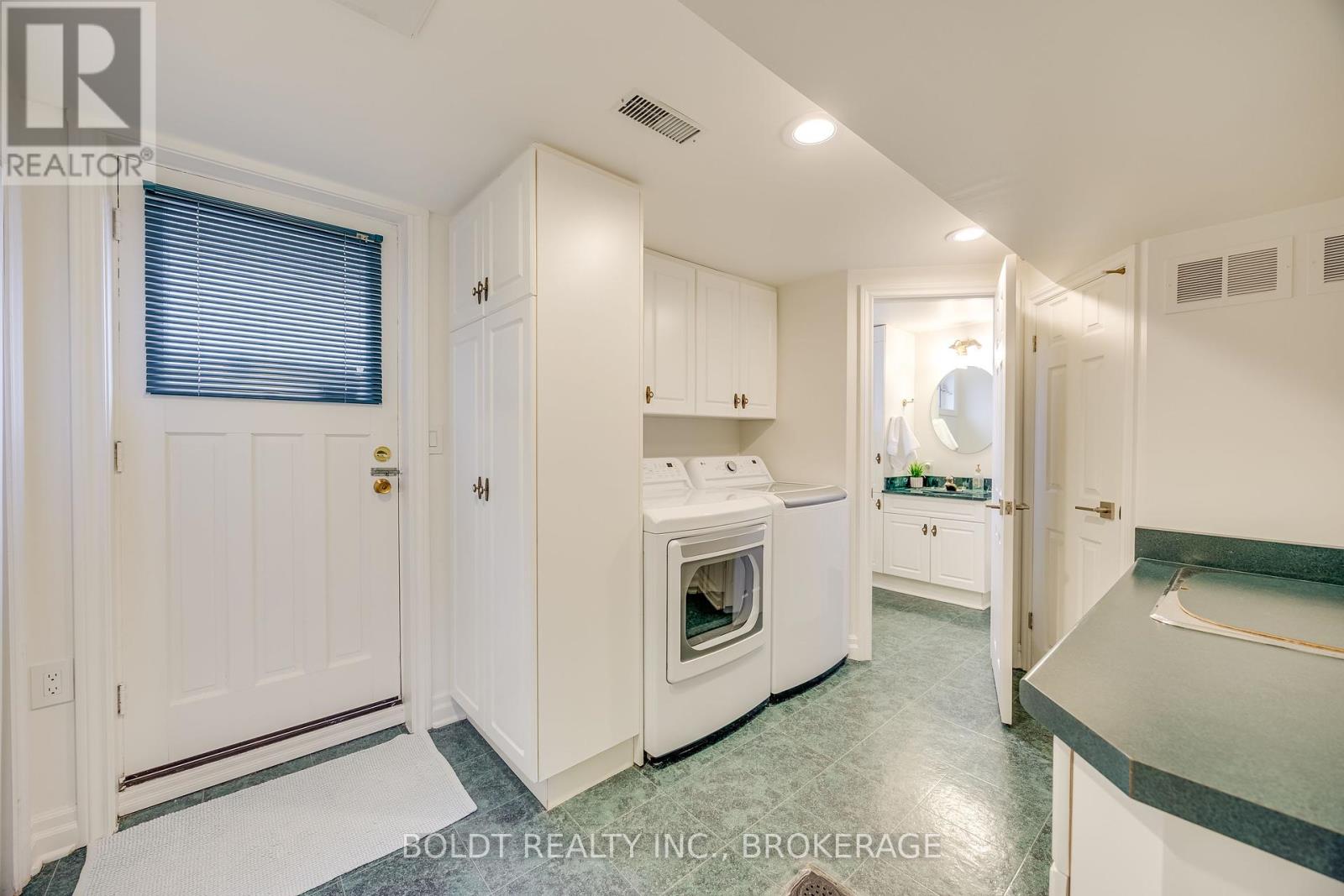 8143 Sarah Street, Niagara Falls (223 - Chippawa), Ontario  L2G 6T9 - Photo 31 - X12006576