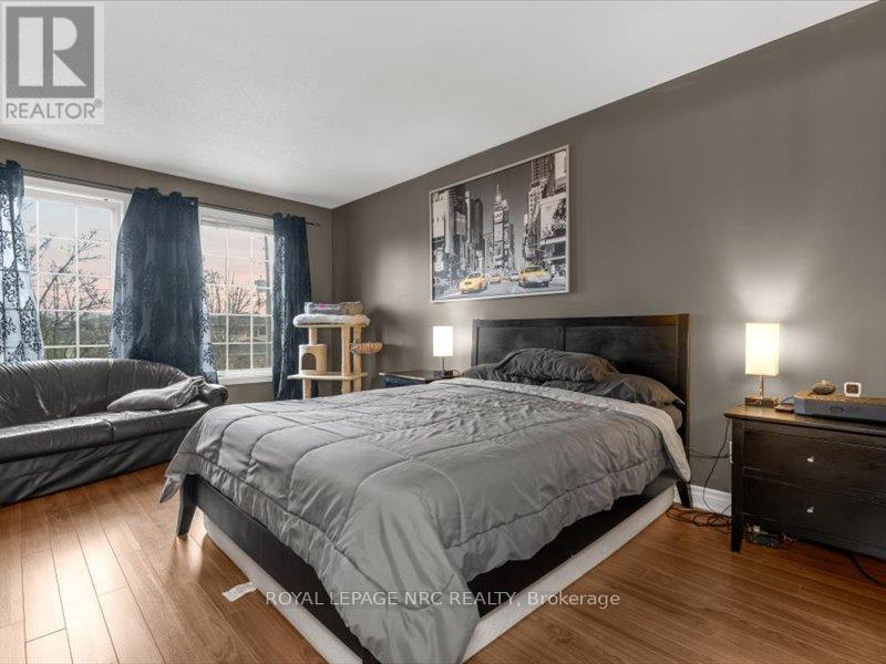 358 Grantham Avenue, St. Catharines (444 - Carlton/bunting), Ontario  L2M 5A6 - Photo 15 - X12006705