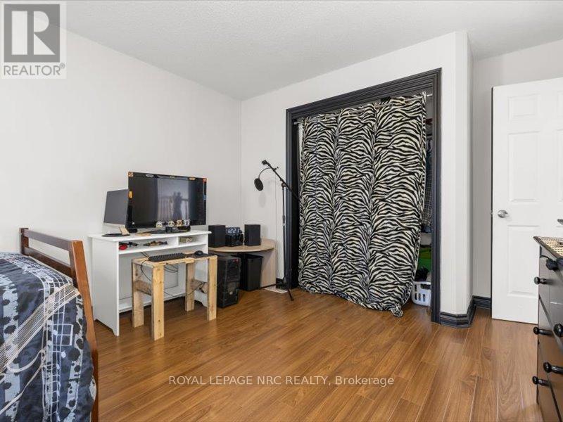 358 Grantham Avenue, St. Catharines (444 - Carlton/bunting), Ontario  L2M 5A6 - Photo 21 - X12006705