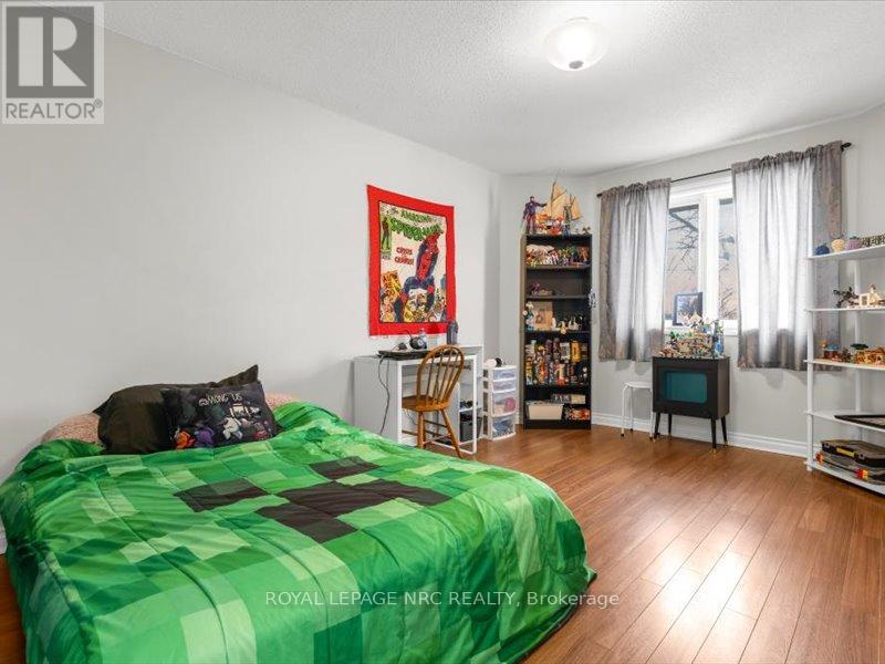358 Grantham Avenue, St. Catharines (444 - Carlton/bunting), Ontario  L2M 5A6 - Photo 22 - X12006705
