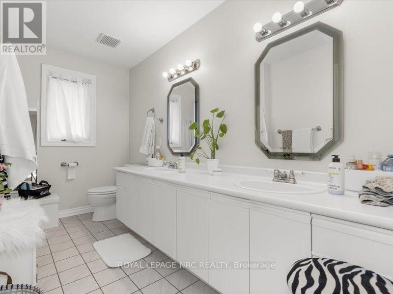 358 Grantham Avenue, St. Catharines (444 - Carlton/bunting), Ontario  L2M 5A6 - Photo 24 - X12006705