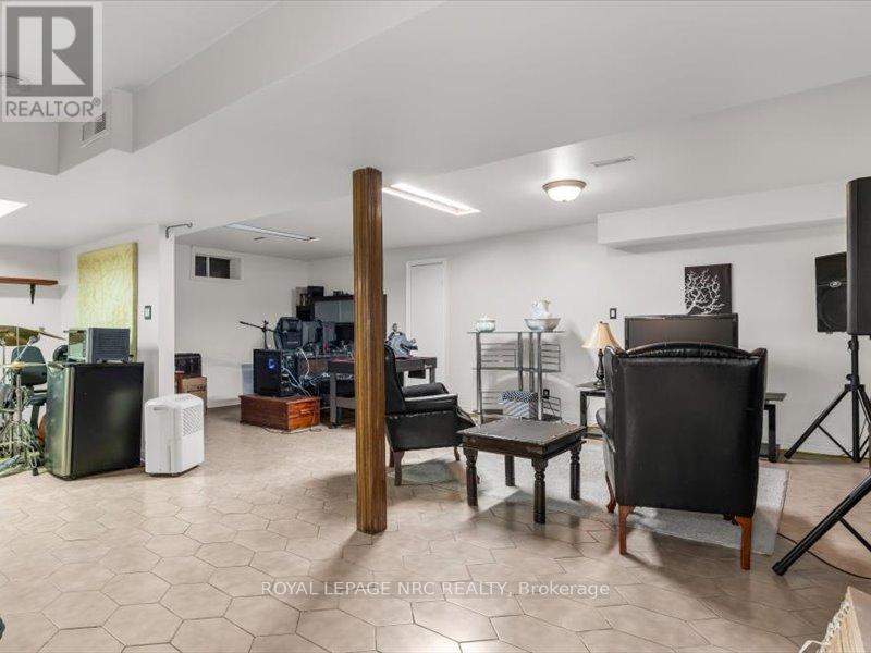 358 Grantham Avenue, St. Catharines (444 - Carlton/bunting), Ontario  L2M 5A6 - Photo 28 - X12006705