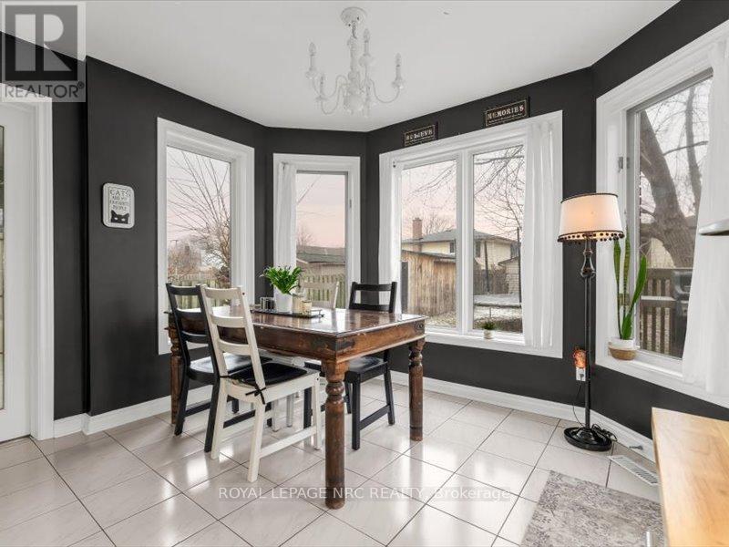 358 Grantham Avenue, St. Catharines (444 - Carlton/bunting), Ontario  L2M 5A6 - Photo 6 - X12006705
