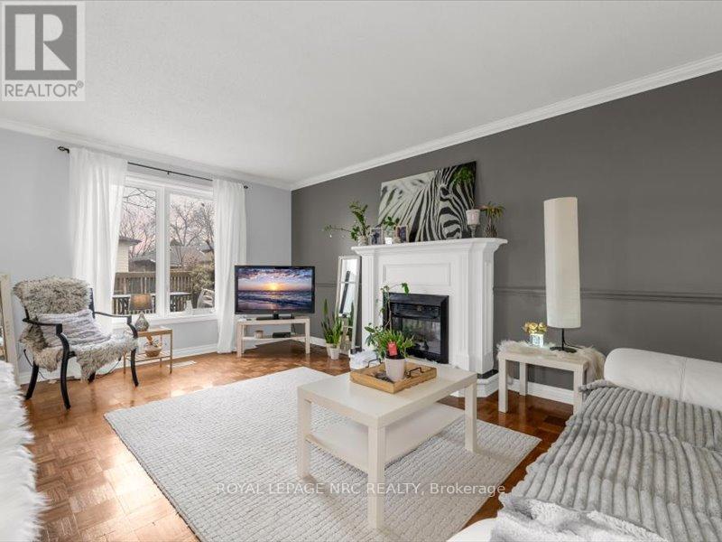 358 Grantham Avenue, St. Catharines (444 - Carlton/bunting), Ontario  L2M 5A6 - Photo 8 - X12006705