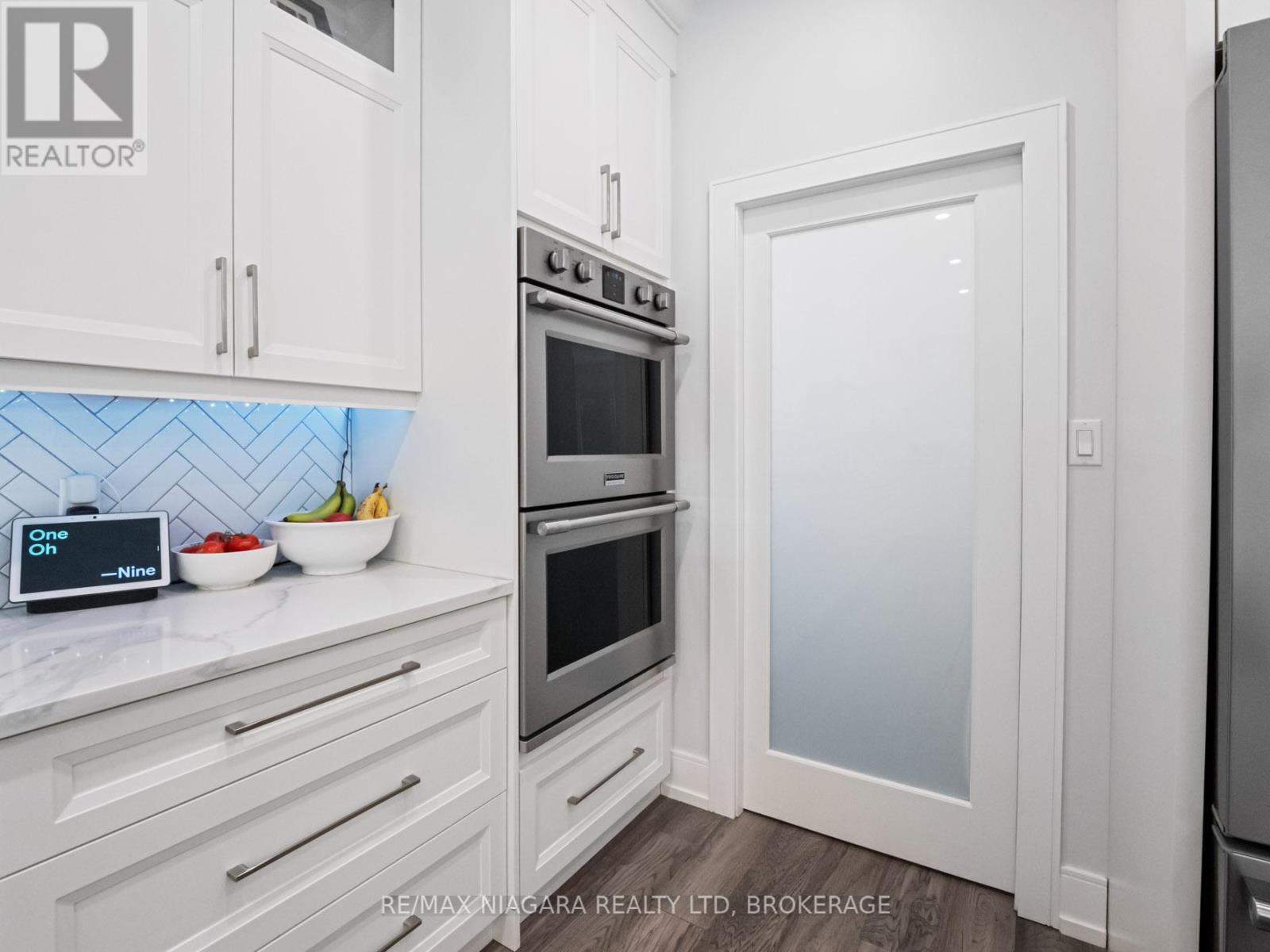 1563 Kingston Road, Fort Erie (334 - Crescent Park), Ontario  L2A 5M4 - Photo 11 - X12006742