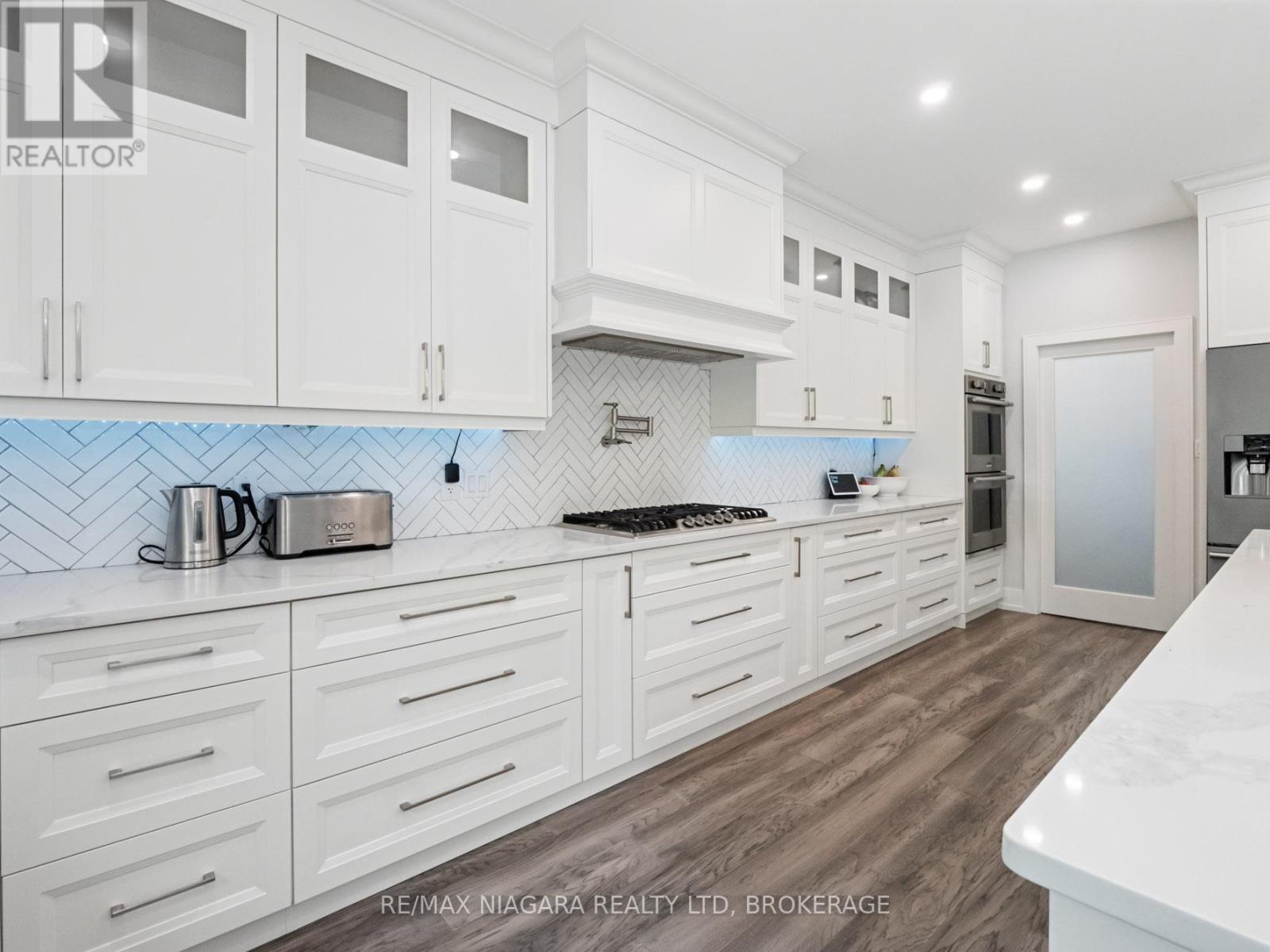 1563 Kingston Road, Fort Erie (334 - Crescent Park), Ontario  L2A 5M4 - Photo 14 - X12006742