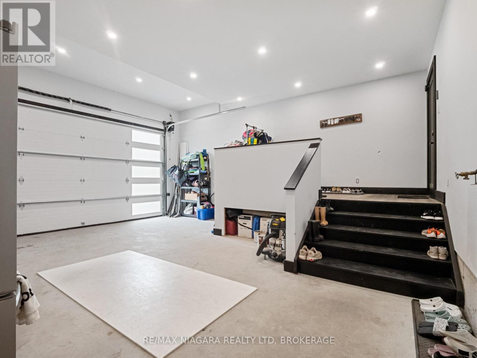 1563 Kingston Road, Fort Erie (334 - Crescent Park), Ontario  L2A 5M4 - Photo 38 - X12006742