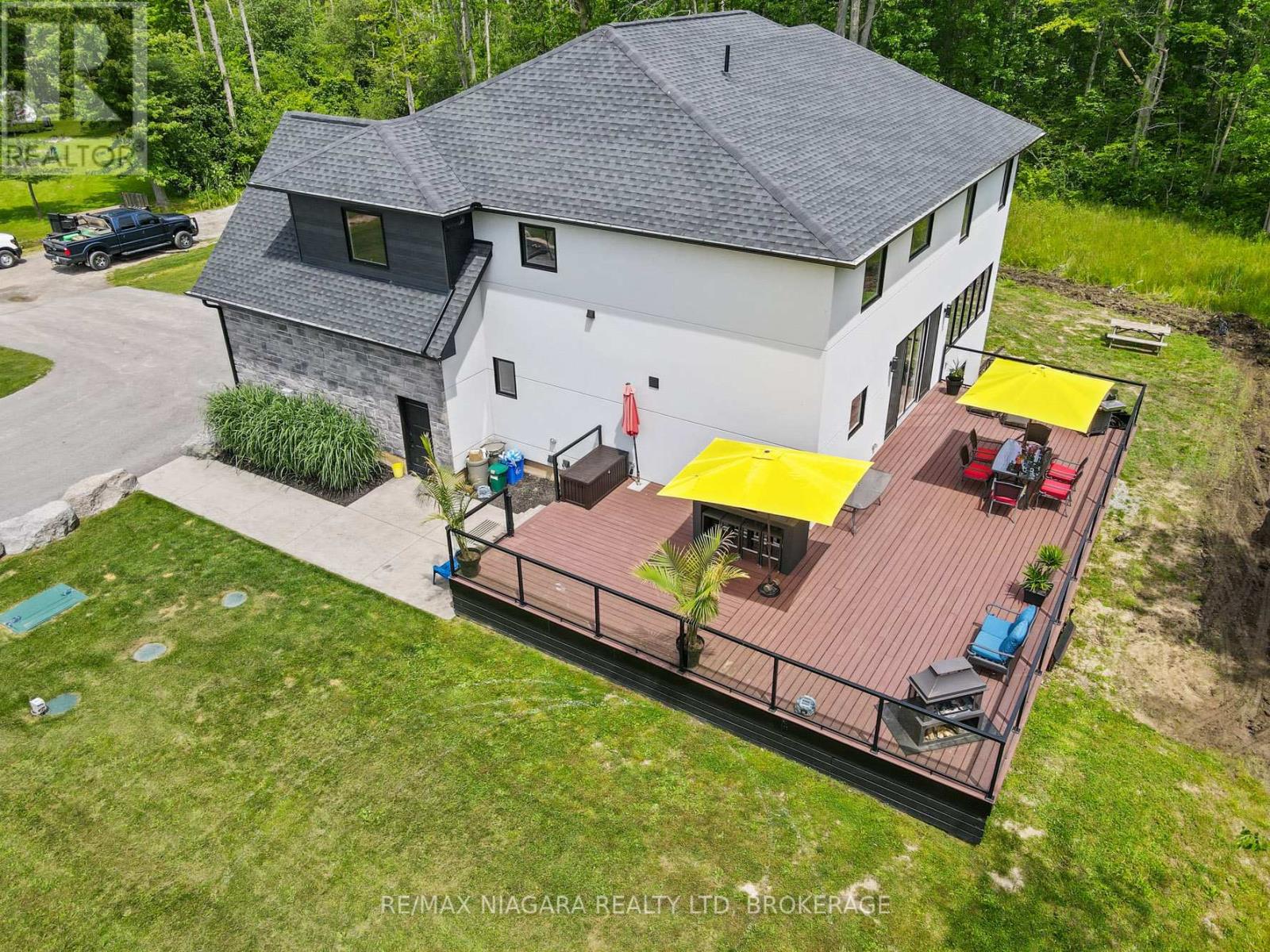 1563 Kingston Road, Fort Erie (334 - Crescent Park), Ontario  L2A 5M4 - Photo 39 - X12006742