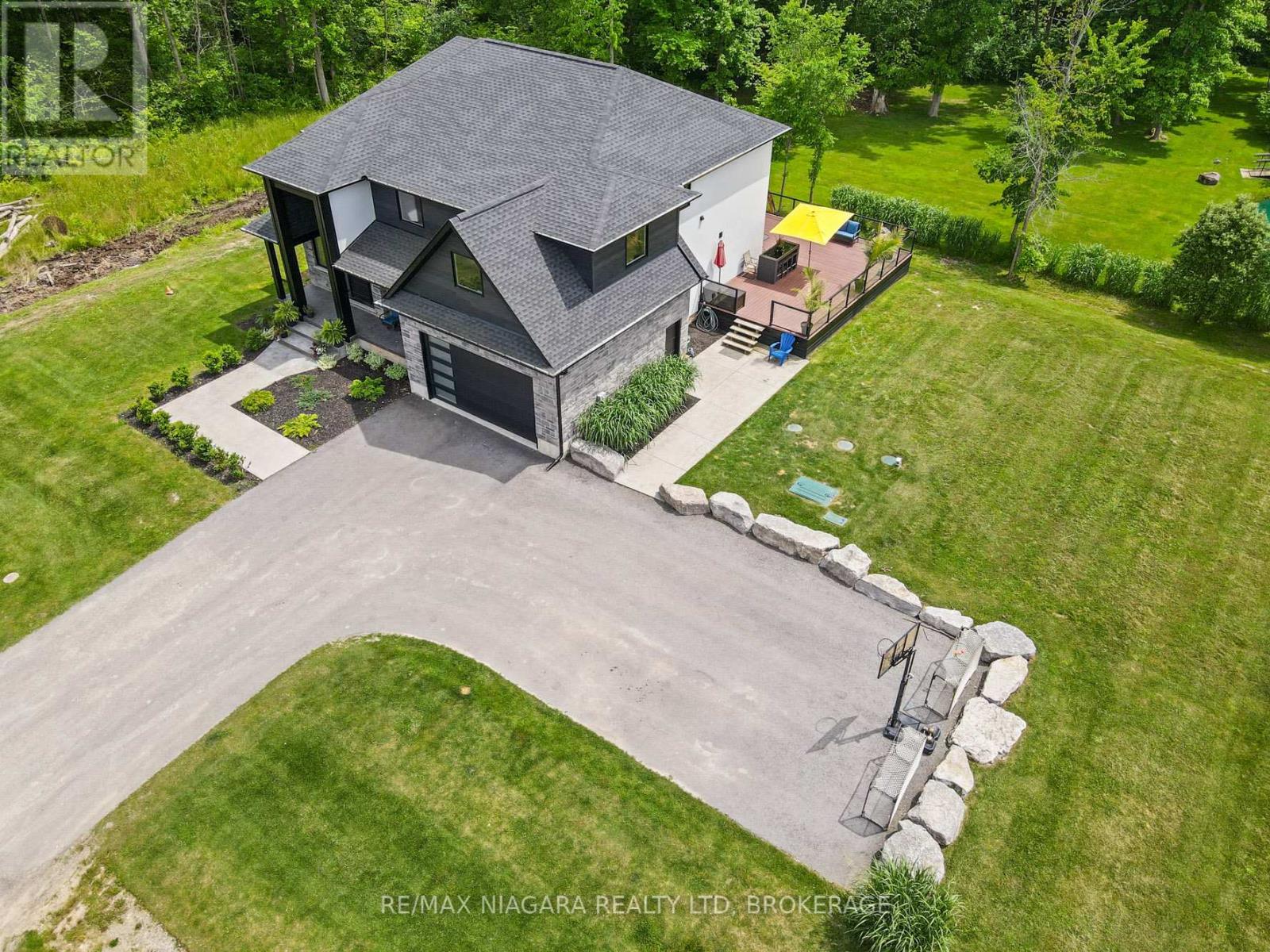 1563 Kingston Road, Fort Erie (334 - Crescent Park), Ontario  L2A 5M4 - Photo 46 - X12006742