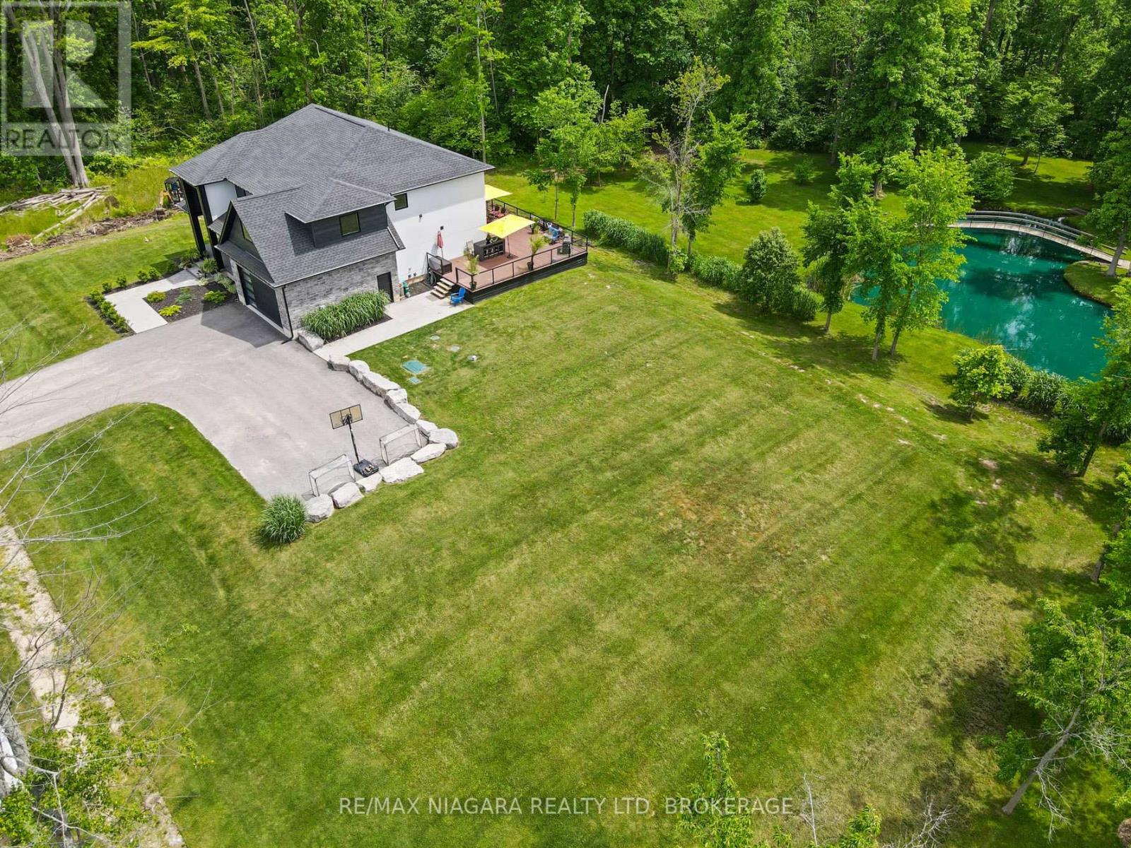 1563 Kingston Road, Fort Erie (334 - Crescent Park), Ontario  L2A 5M4 - Photo 47 - X12006742