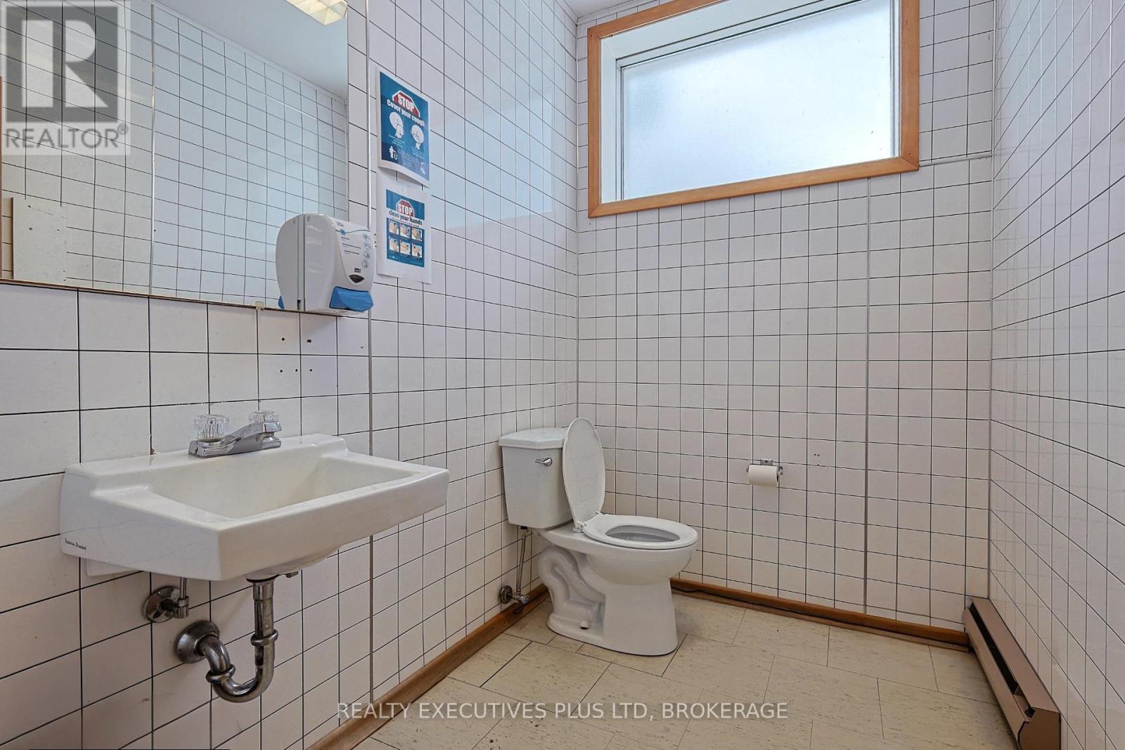 3763 Main Street, Niagara Falls (223 - Chippawa), Ontario  L2G 6B3 - Photo 15 - X12007659