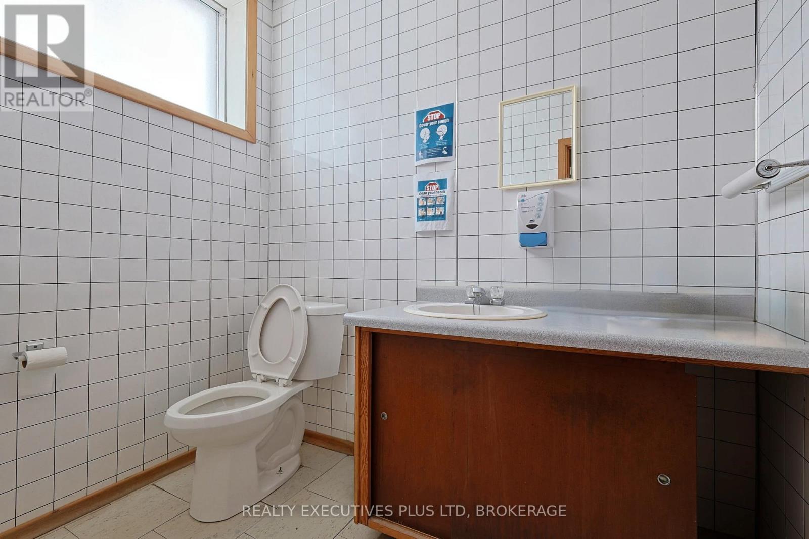 3763 Main Street, Niagara Falls (223 - Chippawa), Ontario  L2G 6B3 - Photo 16 - X12007659