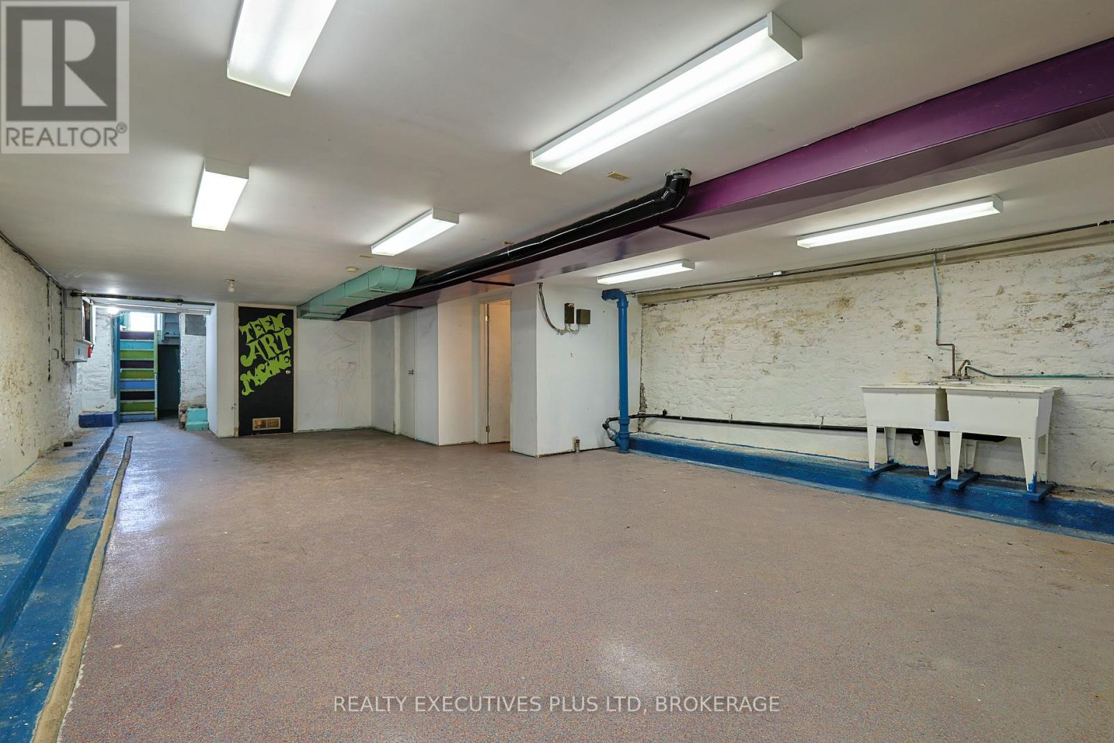 8196 Cummington Square W, Niagara Falls (223 - Chippawa), Ontario  L2G 6V9 - Photo 16 - X12007670