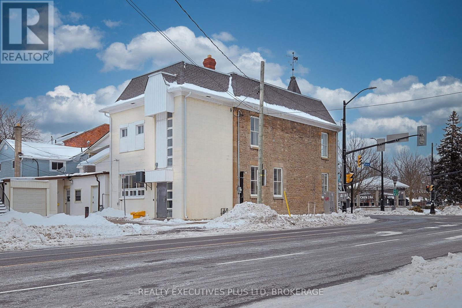 8196 Cummington Square W, Niagara Falls (223 - Chippawa), Ontario  L2G 6V9 - Photo 4 - X12007670