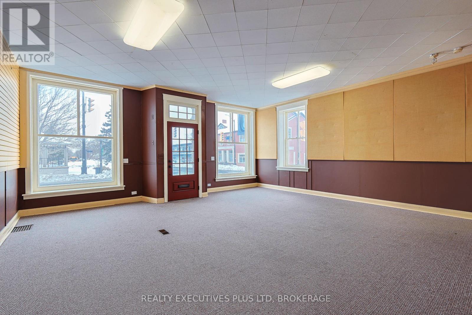 8196 Cummington Square W, Niagara Falls (223 - Chippawa), Ontario  L2G 6V9 - Photo 5 - X12007670