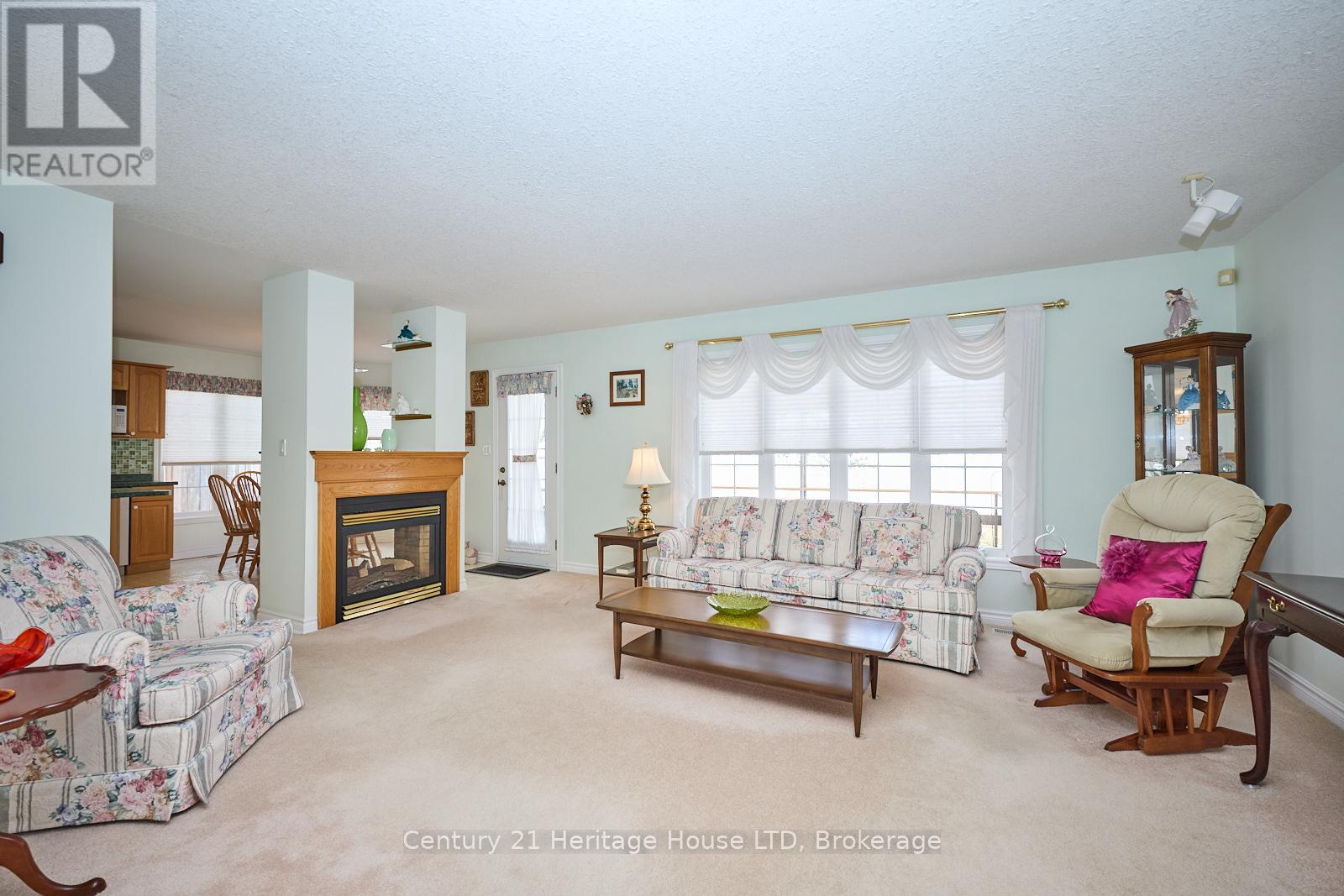 487 Albany Street, Fort Erie (Lakeshore), Ontario  L2A 6L6 - Photo 10 - X12007886