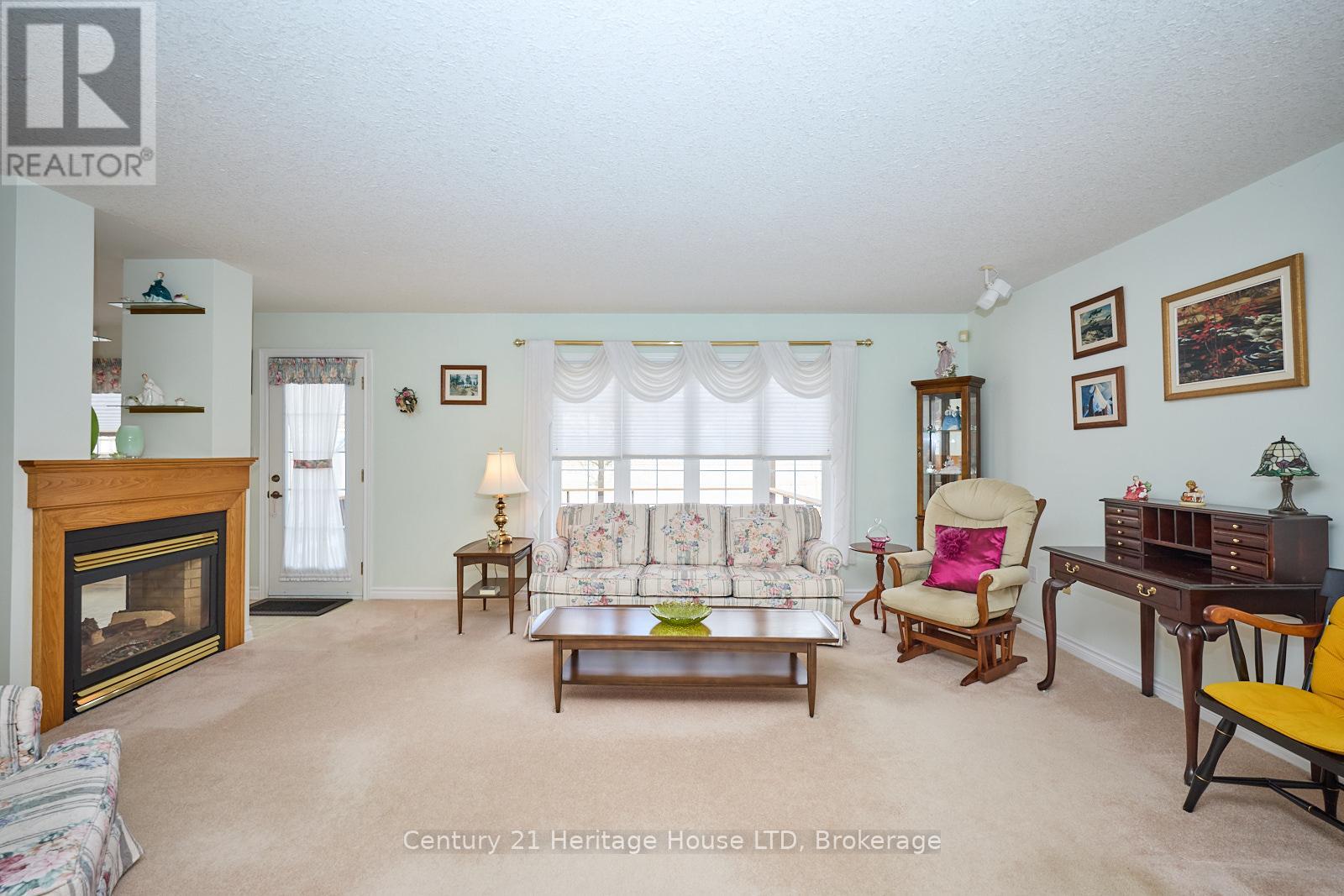 487 Albany Street, Fort Erie (Lakeshore), Ontario  L2A 6L6 - Photo 11 - X12007886