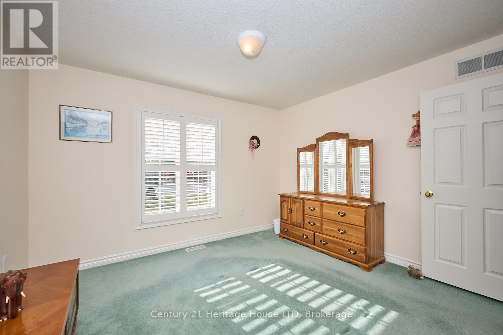 487 Albany Street, Fort Erie (Lakeshore), Ontario  L2A 6L6 - Photo 21 - X12007886
