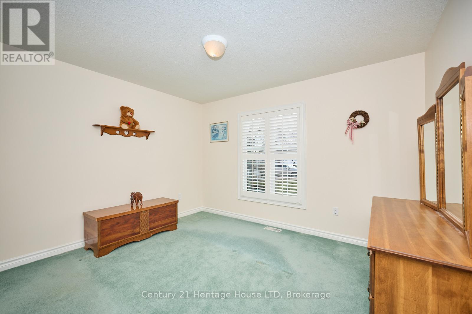 487 Albany Street, Fort Erie (Lakeshore), Ontario  L2A 6L6 - Photo 23 - X12007886