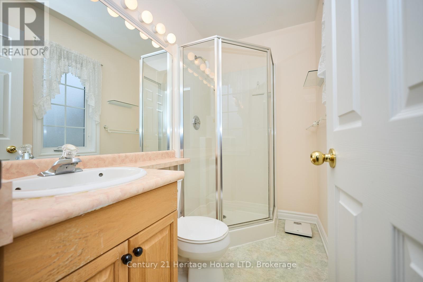 487 Albany Street, Fort Erie (Lakeshore), Ontario  L2A 6L6 - Photo 24 - X12007886