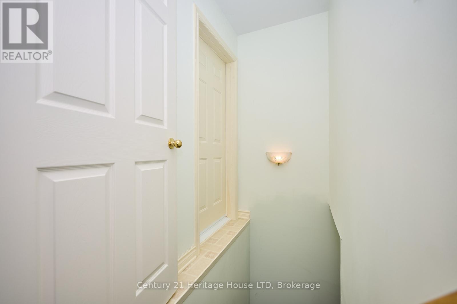 487 Albany Street, Fort Erie (Lakeshore), Ontario  L2A 6L6 - Photo 32 - X12007886