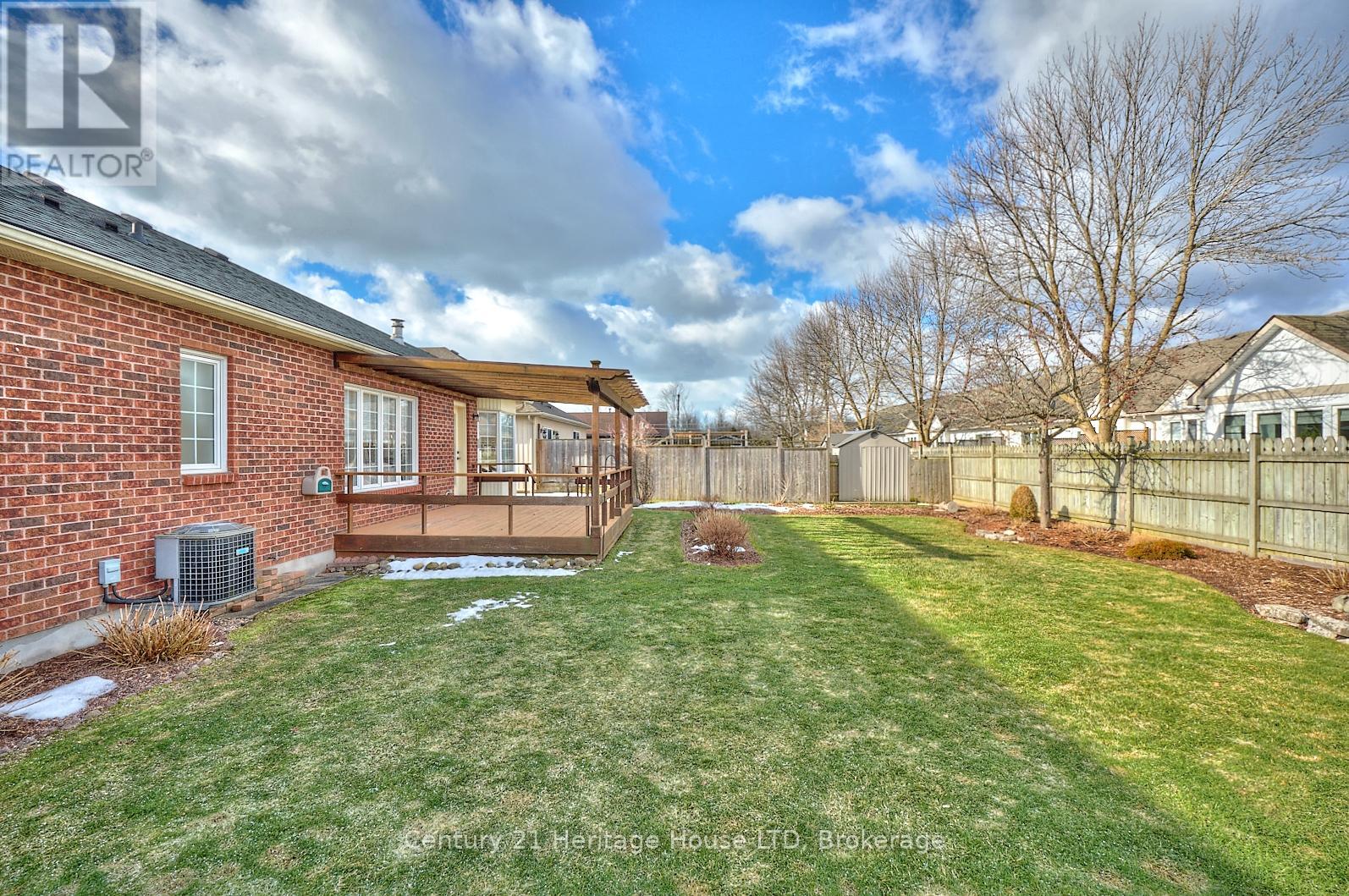 487 Albany Street, Fort Erie (Lakeshore), Ontario  L2A 6L6 - Photo 37 - X12007886